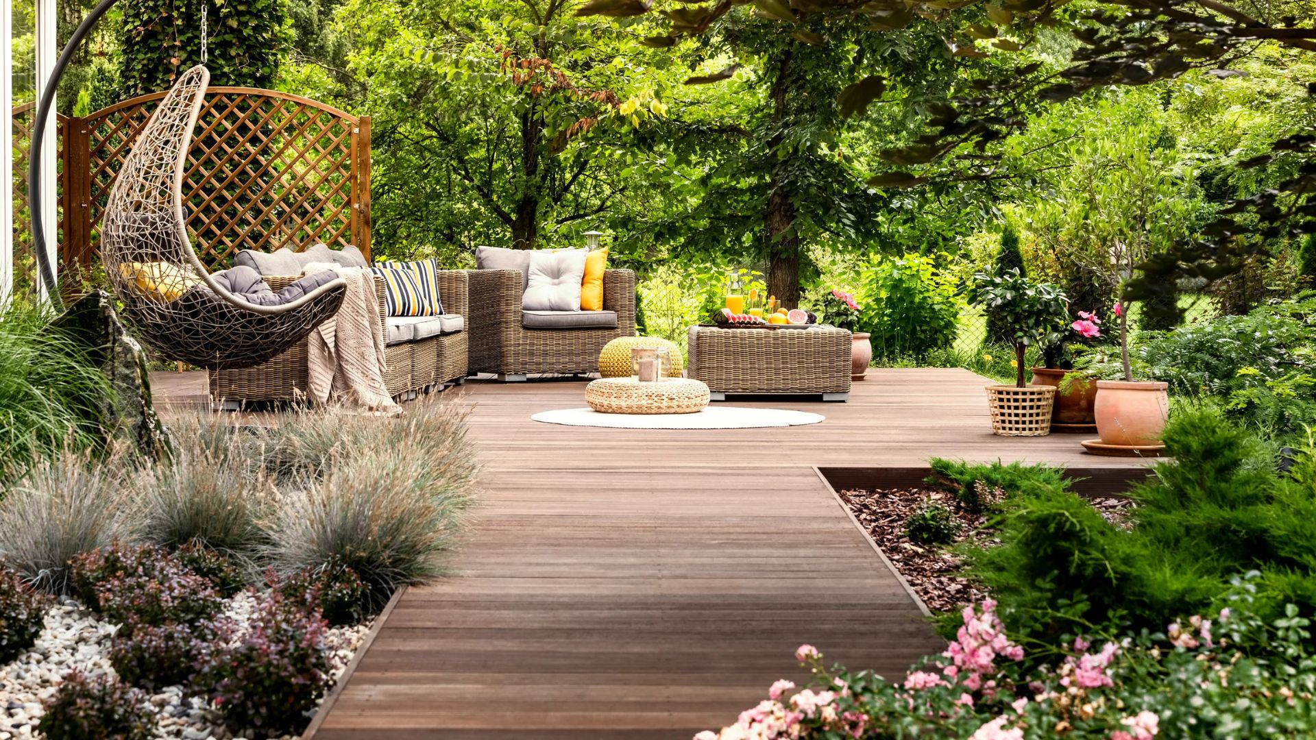 Backyard Designs Featuring Outdoor Plants