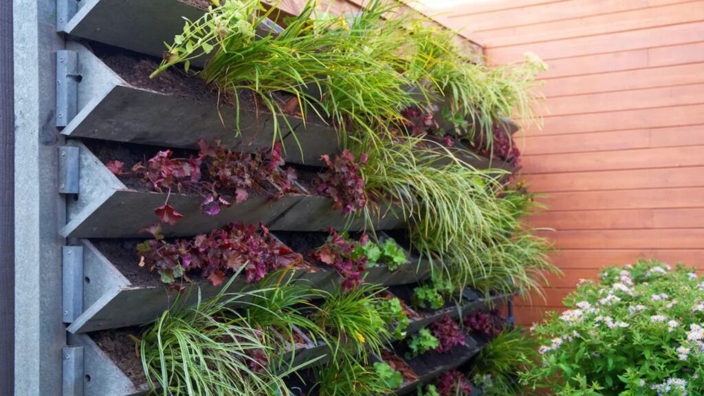 DIY Outdoor Vertical Garden Ideas Using Recycled Materials