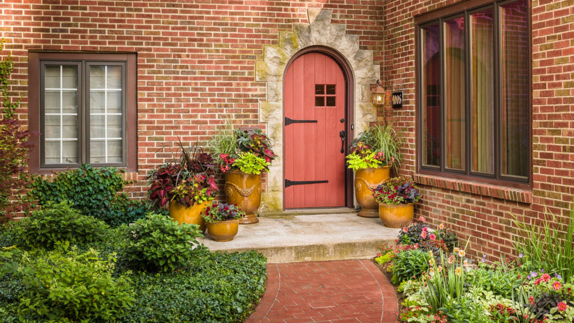 How to Decorate Your Porch with Potted Plants