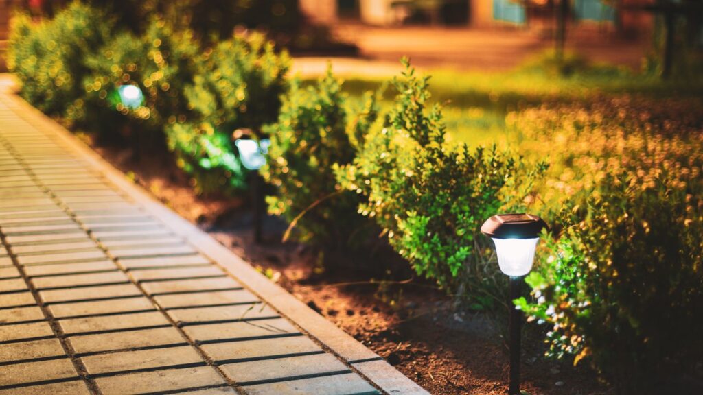 Natural Garden Lighting Ideas Using Solar and LED